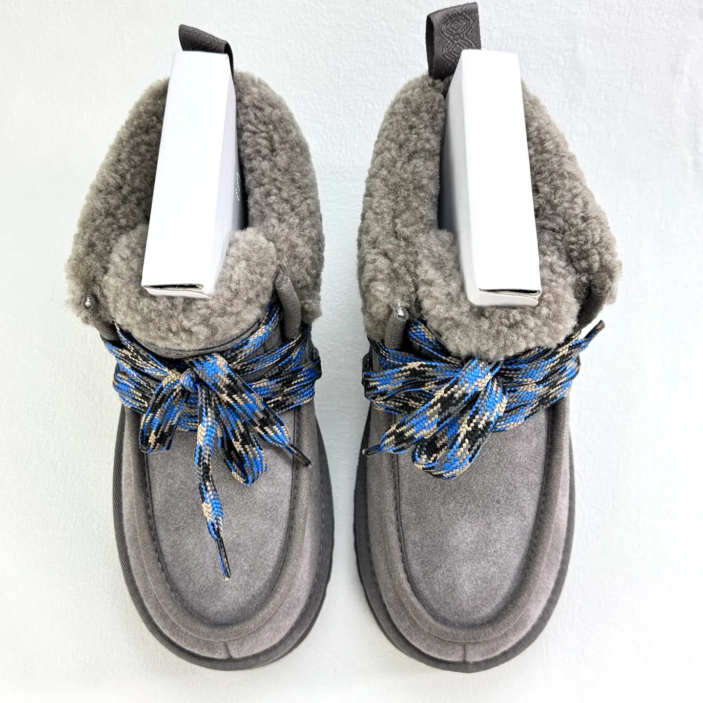 Self-pickup 💰560 Ugg Fukala lace-up boots 3954 The official website's main recommendation. A must-have for Maillard in autumn and winter. Every color matches well. The shape is super positive. The soles are increased by 3.8cm. Perfectly modifying the leg shape. Simple and elegant style. Must be arranged! size：35-40